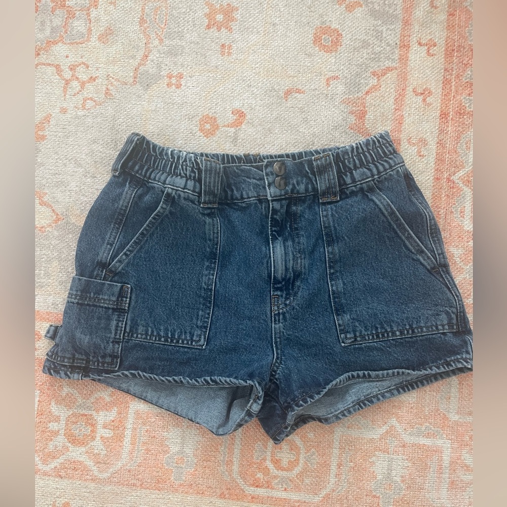 URBAN OUTFITTERS DENIM SHORTS